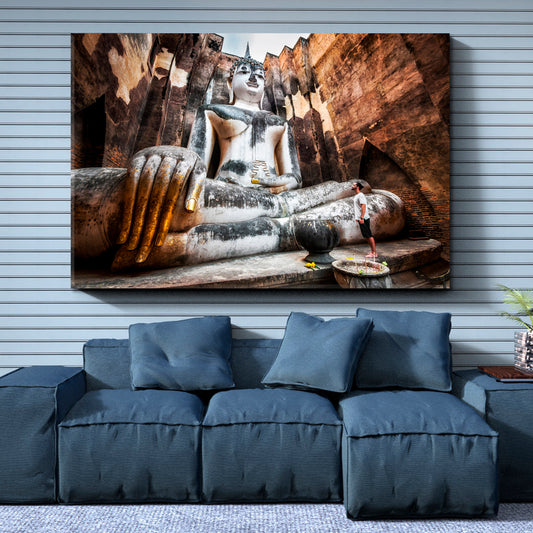 TRAVELER Thailand Ancient Buddha Statue Wat Si Chum Temple Religious Modern Art Artesty