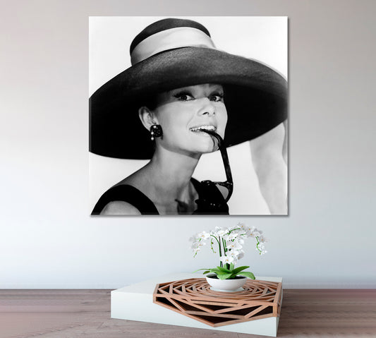 AUDREY HEPBURN BREAKFAST AT TIFFANY'S Black White Vintage Celebs Canvas Print Artesty 1 Panel 12"x12"