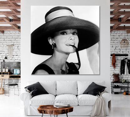 AUDREY HEPBURN BREAKFAST AT TIFFANY'S Black White Vintage Celebs Canvas Print Artesty   